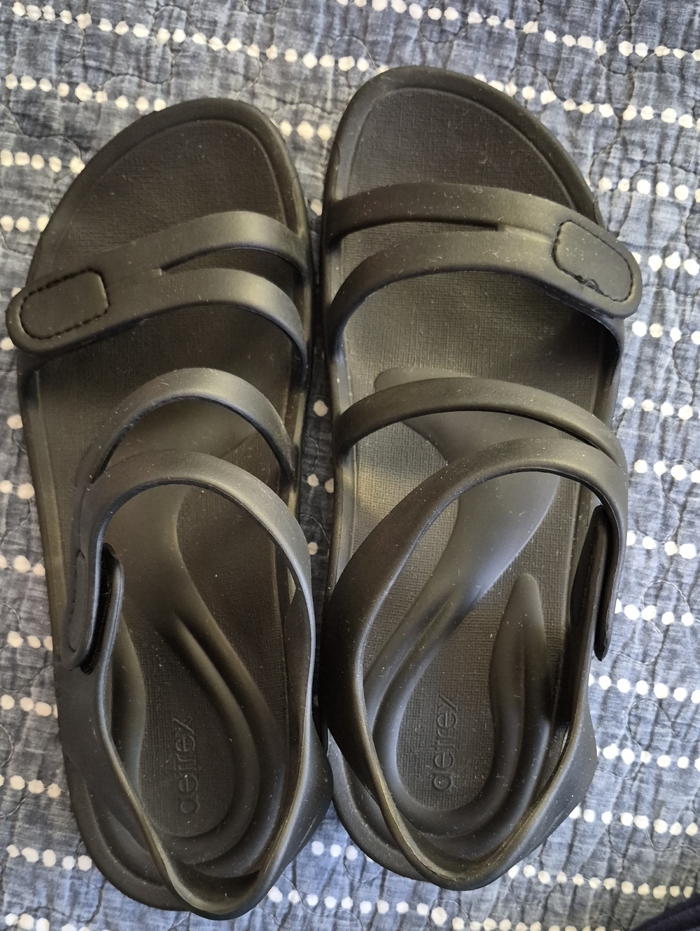 Aetrex Women's Size 11 Strapped Sandals Black